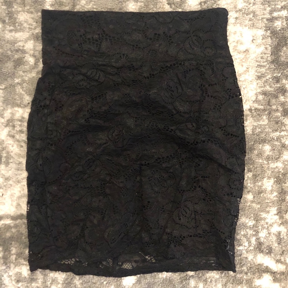 Bebe Black Net/Floral Skirt